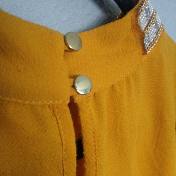 XL Mustard yellow blouse with collar - Picture 7 of 11